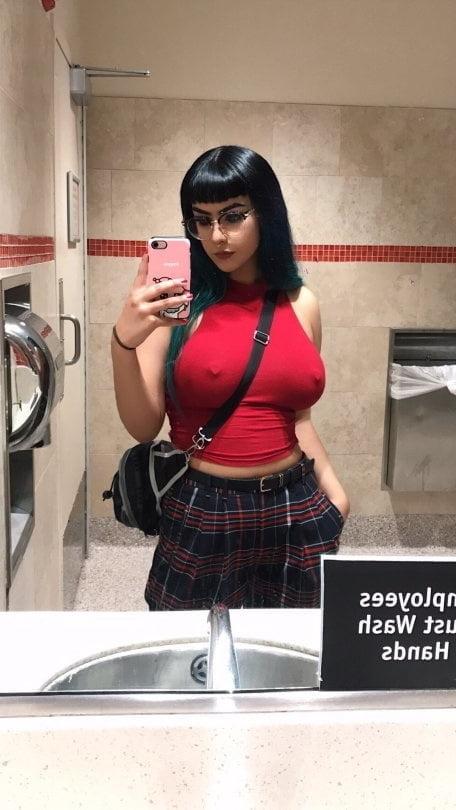 25P No Bra 21
