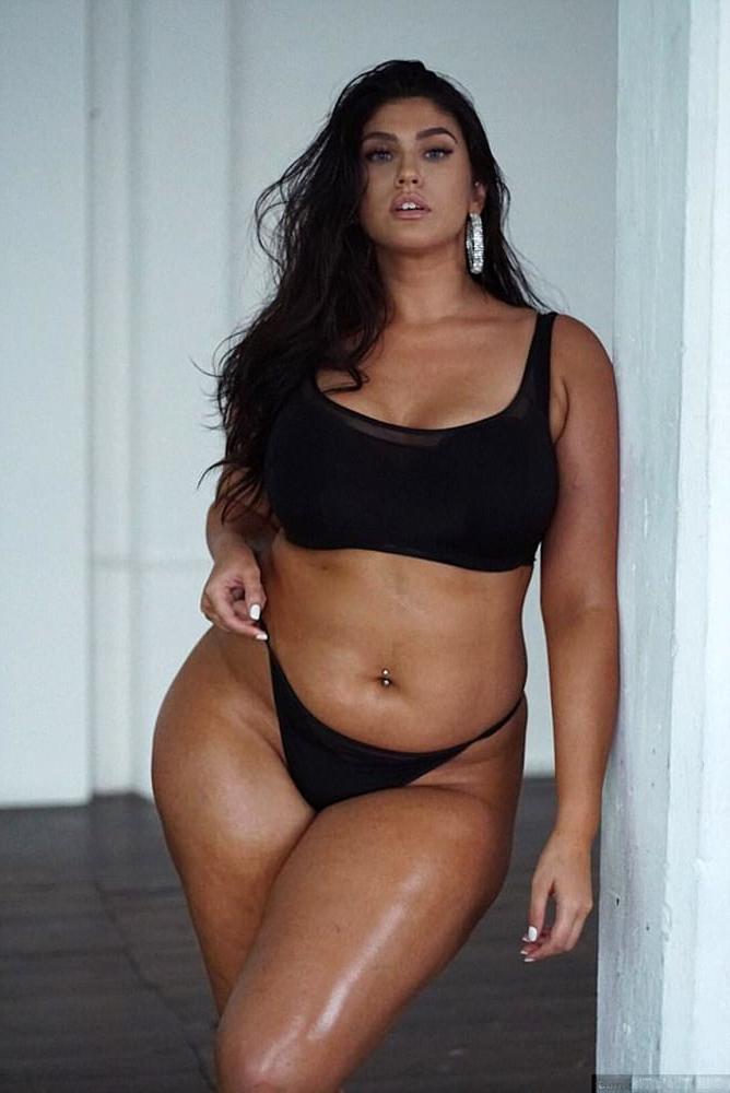 25P Girls I Like 36, their awesome thighs