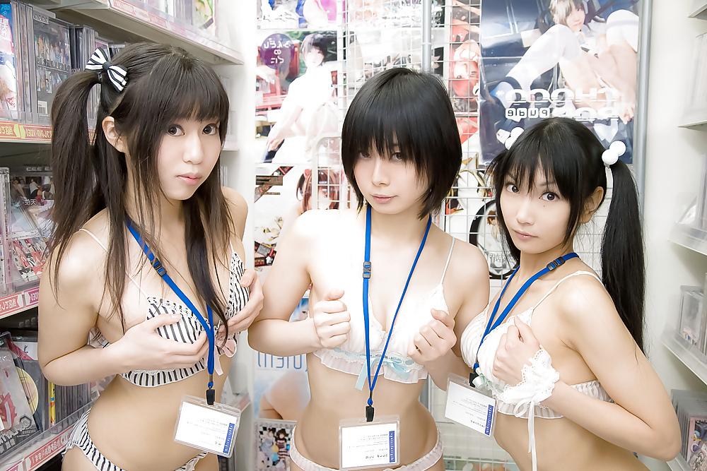 20P Lenfried, Iiniku Ushijima, and Pude Sexy Japanese Girls