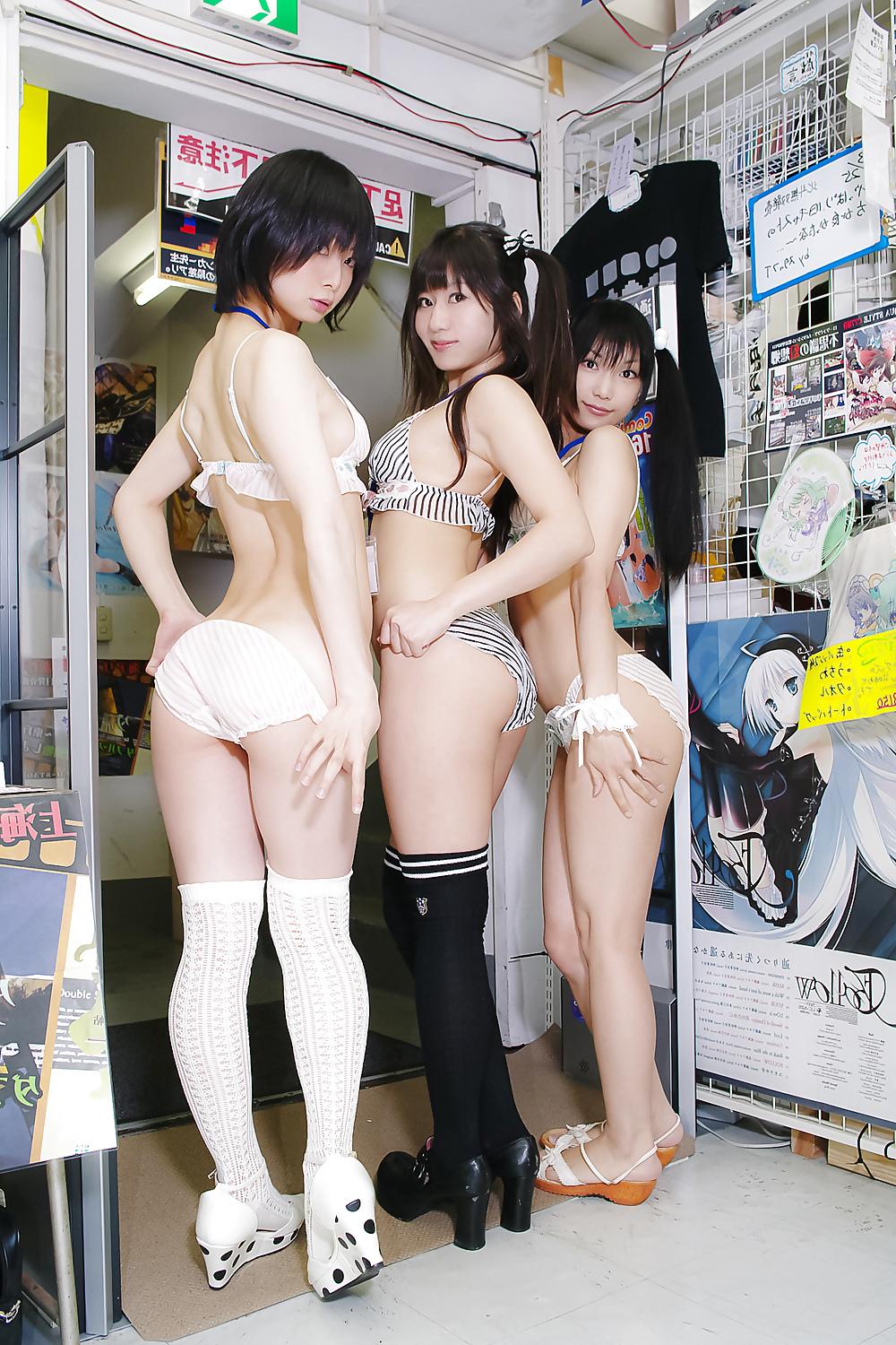 20P Lenfried, Iiniku Ushijima, and Pude Sexy Japanese Girls