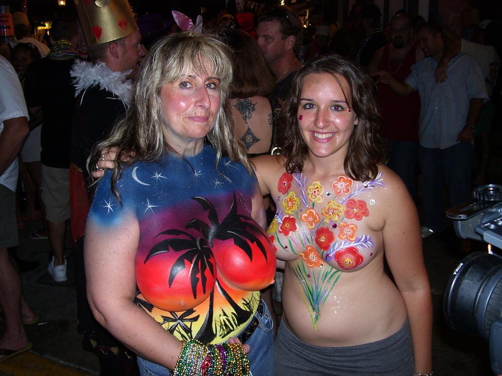 25P Pretty Body Painted Ladies