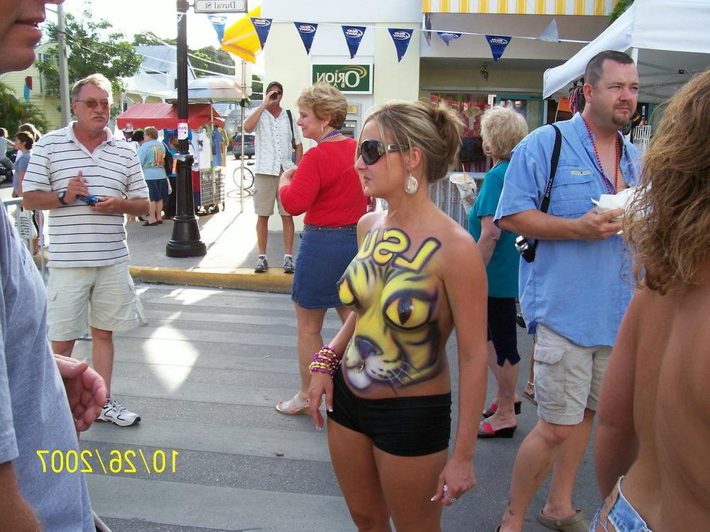 25P Pretty Body Painted Ladies