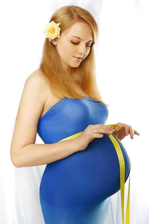 25P Sexy pregnant girls showing there bumps