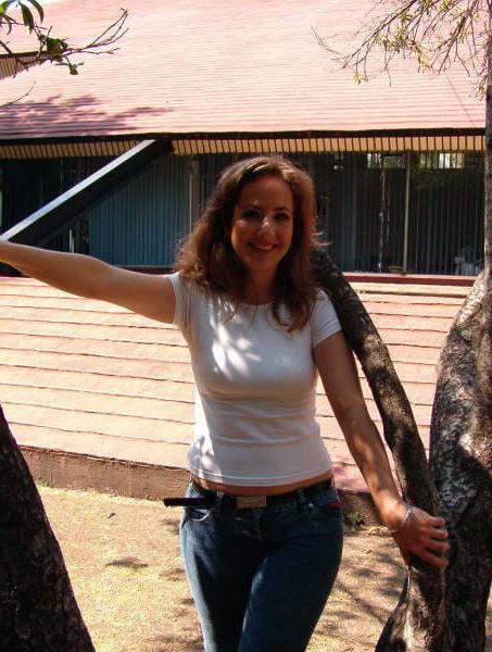 25P Laura M. Maestra Mexicana Teacher