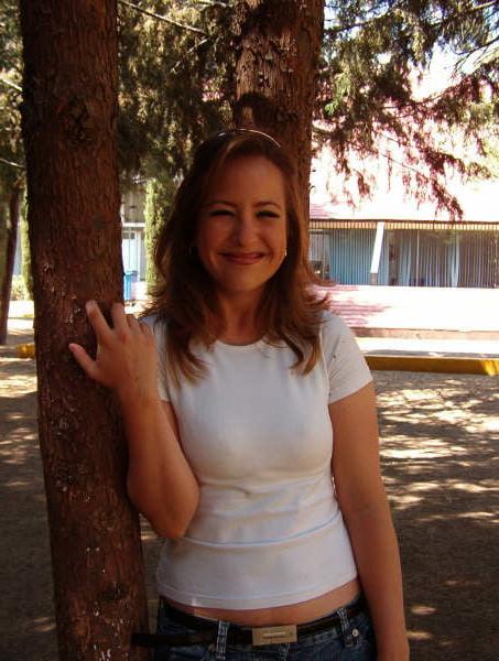 25P Laura M. Maestra Mexicana Teacher