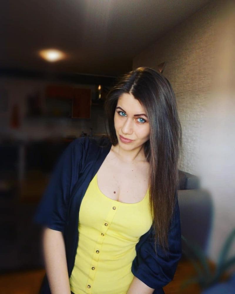 25P Sexy teacher from Croatia