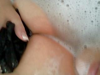 25P Bath and bed