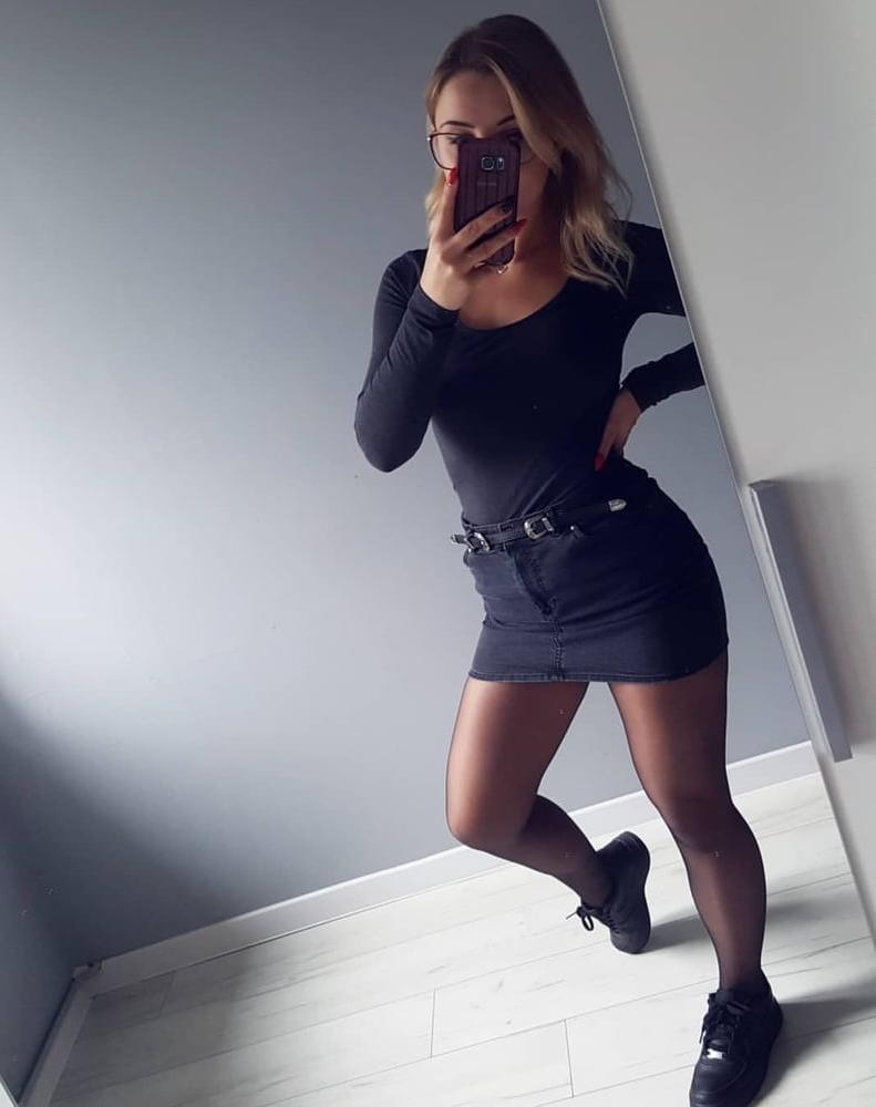 15P Sexy Hungarian Girls in Heels and Nylons #3