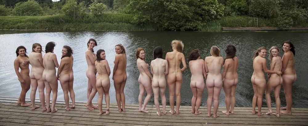 25P Groups of Nude Girls 007