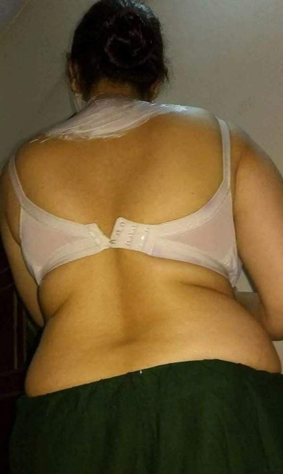 25P Who remove my moms bra hook