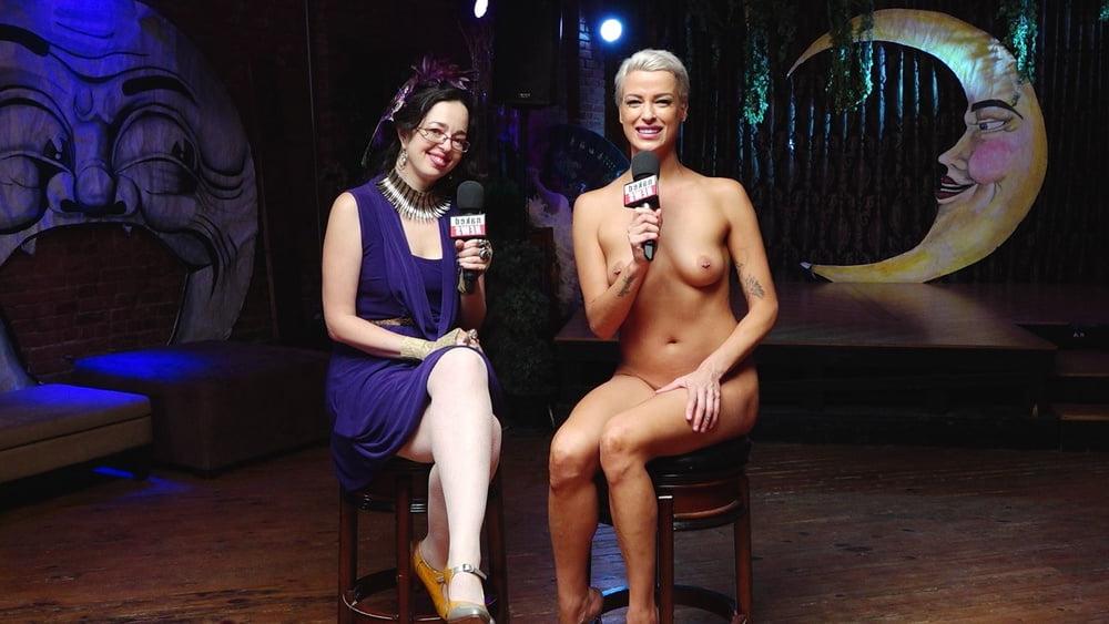 22P SekushiLover - Girls of Naked News