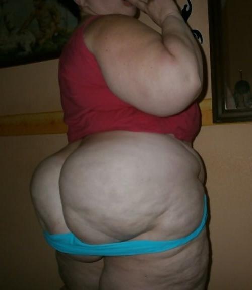 25P Ssbbw mega ass insert face enjoy