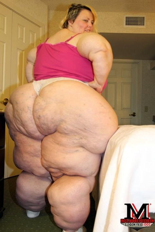 25P Ssbbw mega ass insert face enjoy