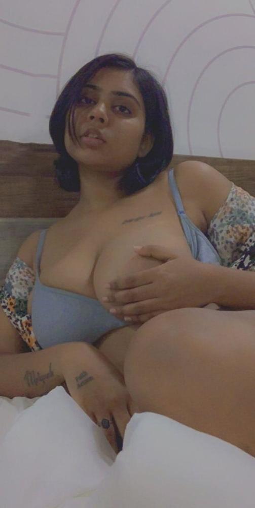 25P Indian Aunts and Girls