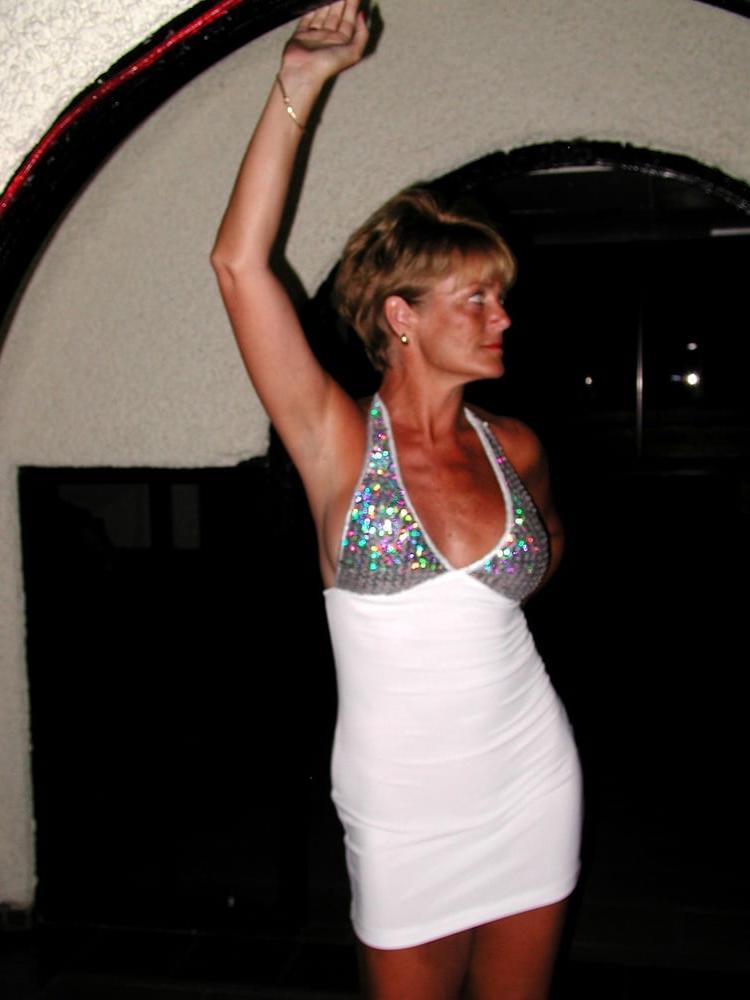 21P Slutty Blonde Milf Posing