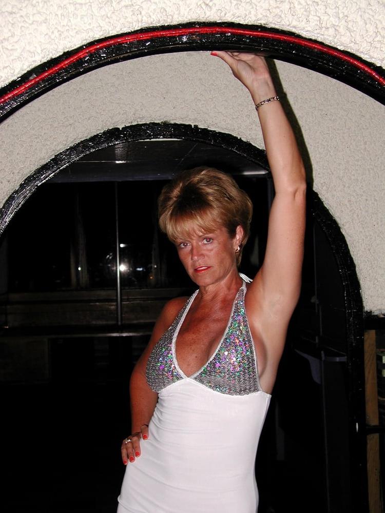 21P Slutty Blonde Milf Posing