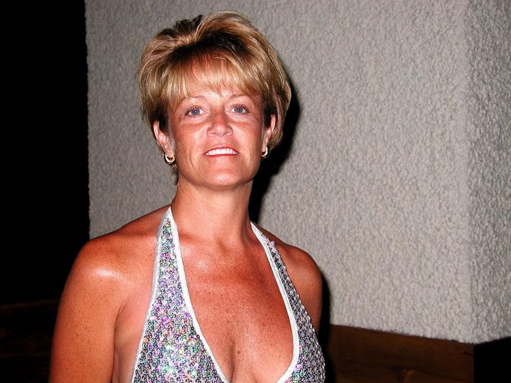 21P Slutty Blonde Milf Posing