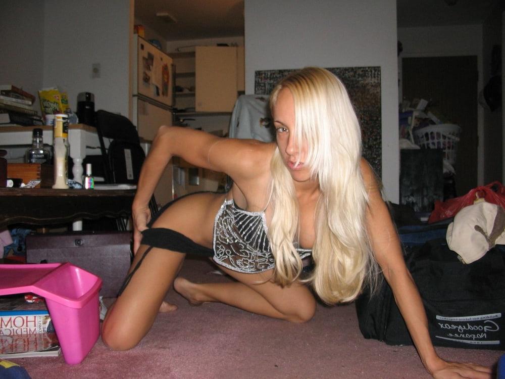 22P Blonde Whore Posing