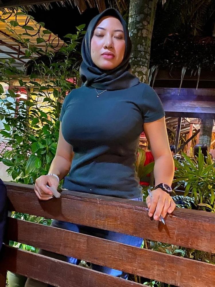 21P Middle Eastern Girls Nude And Non Nude
