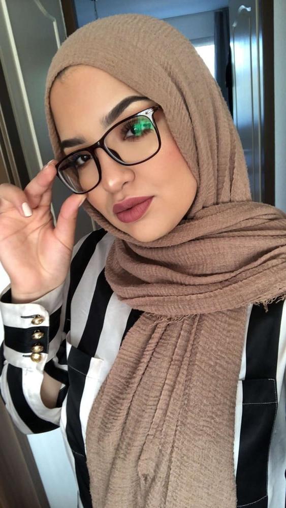 21P Middle Eastern Girls Nude And Non Nude