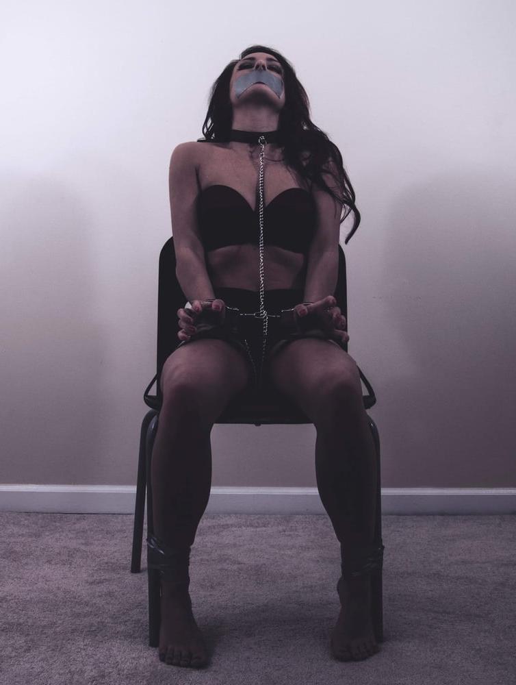 8P Sexy Brunette Cheating Slut Kelsey