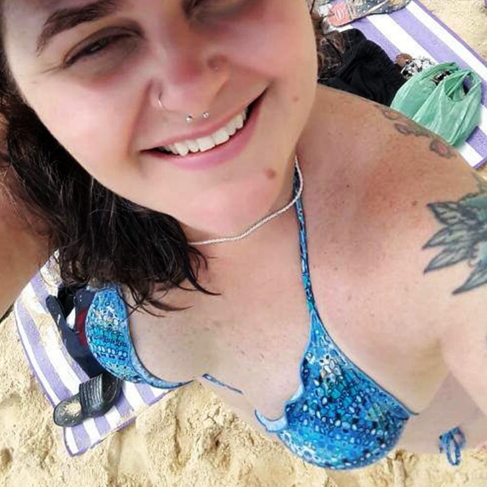 22P Tattooed Girls 05.