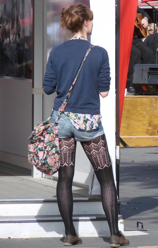 25P Street Pantyhose - UK &amp; Euro Girls Part 3