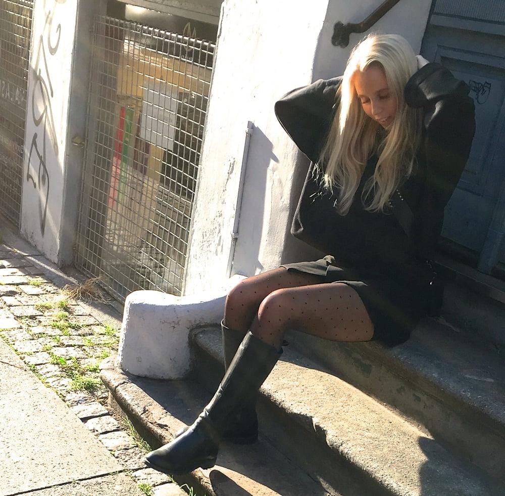 25P Street Pantyhose - UK &amp; Euro Girls Part 3