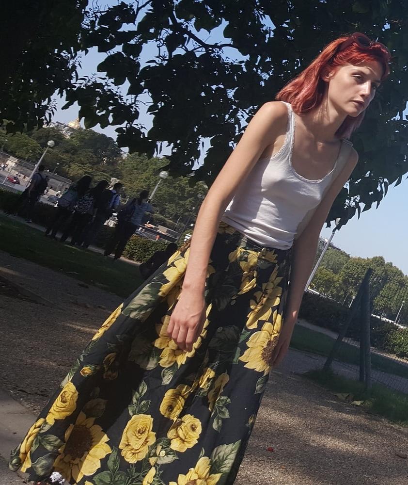 16P pokies, redhead we see her tits no bra
