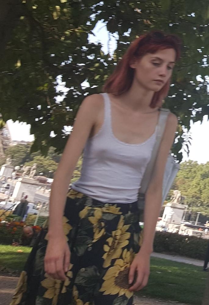 16P pokies, redhead we see her tits no bra