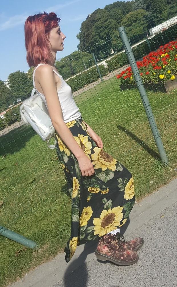 16P pokies, redhead we see her tits no bra