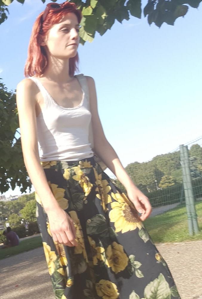 16P pokies, redhead we see her tits no bra