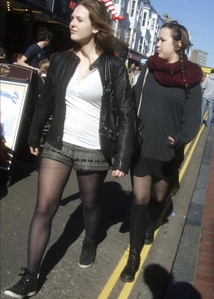 24P Street Pantyhose - UK &amp; Euro Girls Part 2