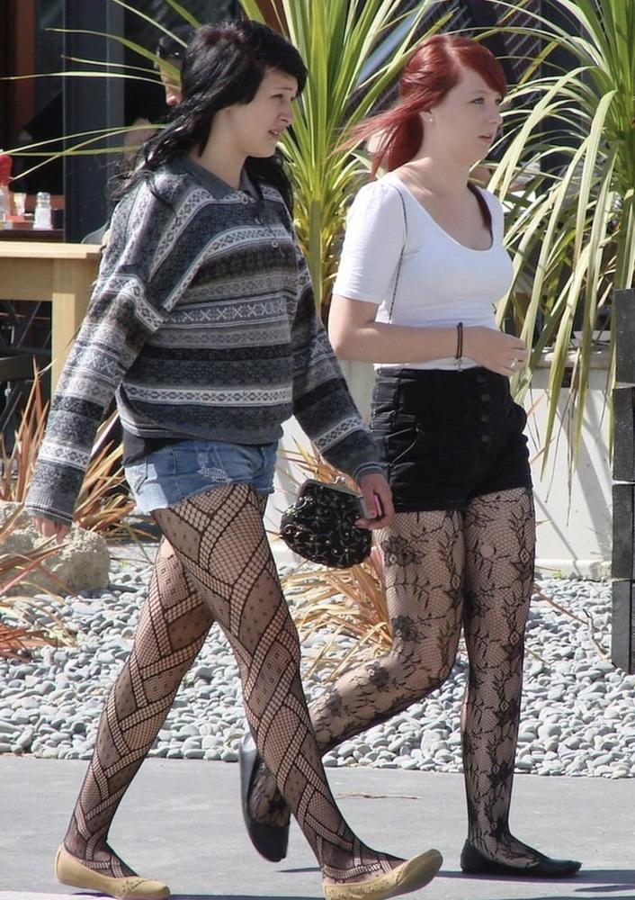 24P Street Pantyhose - UK &amp; Euro Girls Part 2