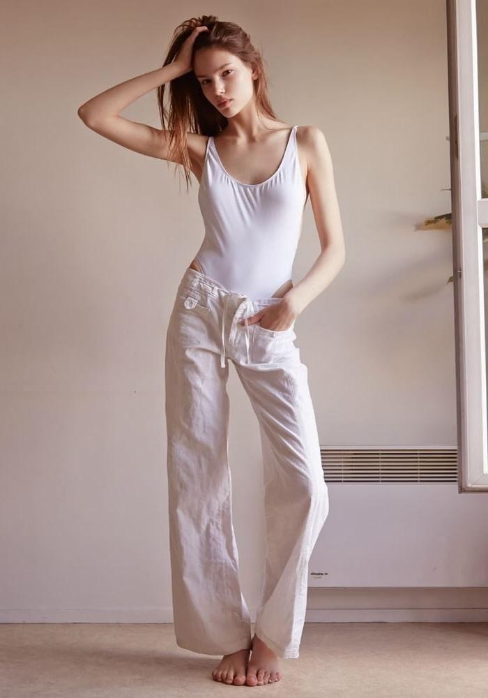 24P Anorexic skinny girls horny as hell