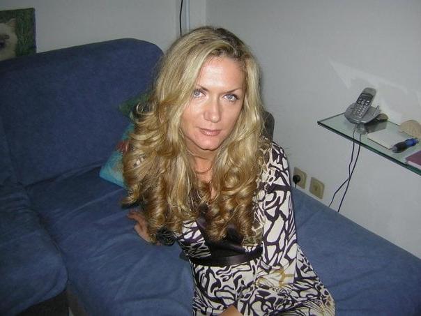 25P bella milf in action