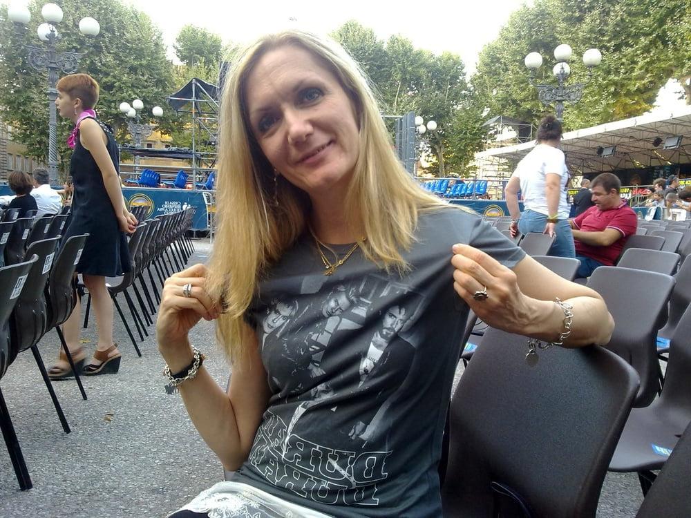 25P bella milf in action