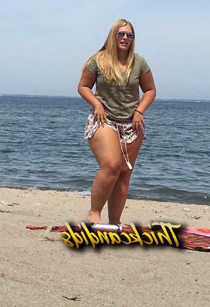 10P Thick White Blondie with super thick cellulite thighs!! BBW