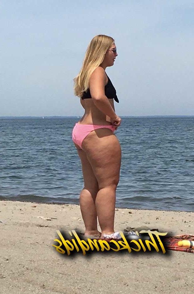 10P Thick White Blondie with super thick cellulite thighs!! BBW