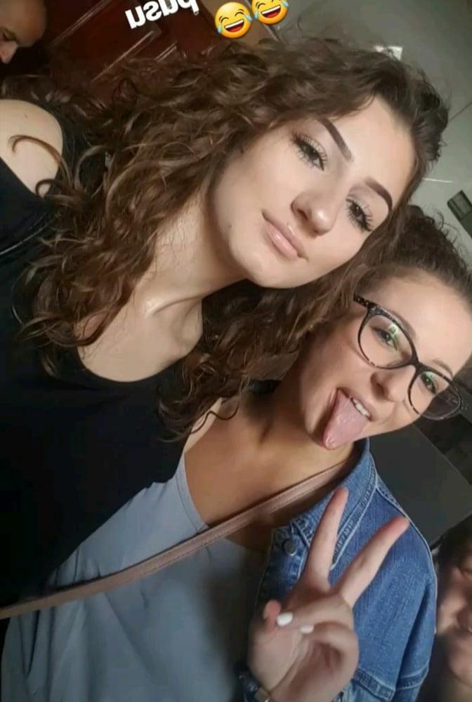 25P Sestre i mama jebozovne face PRSKAJTE IH I KOMENTARISITE
