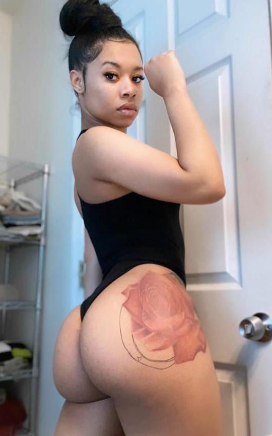 24P Slim thick girls #23