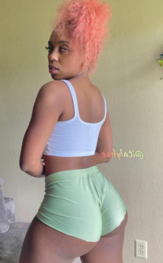 24P Slim thick girls #23