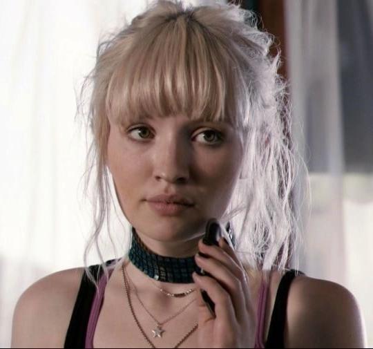 25P Emily Browning is your new Girlfriend