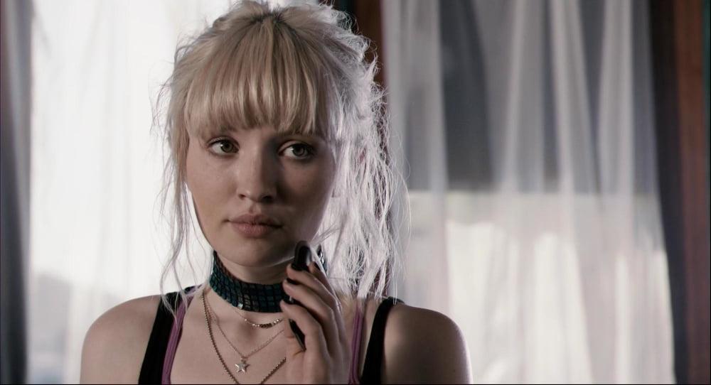 25P Emily Browning is your new Girlfriend
