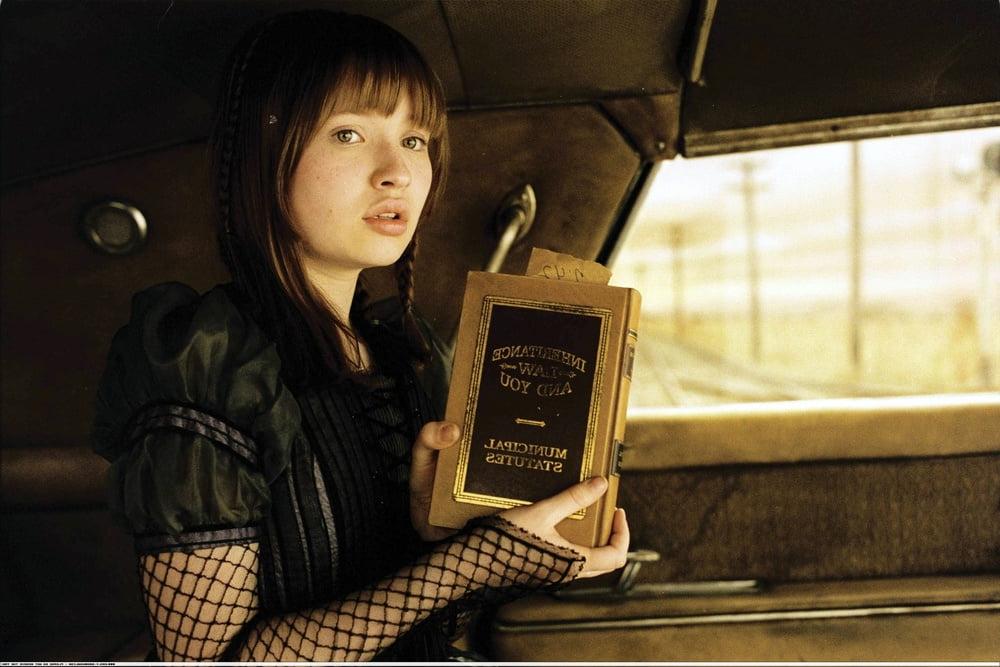 25P Emily Browning is your new Girlfriend