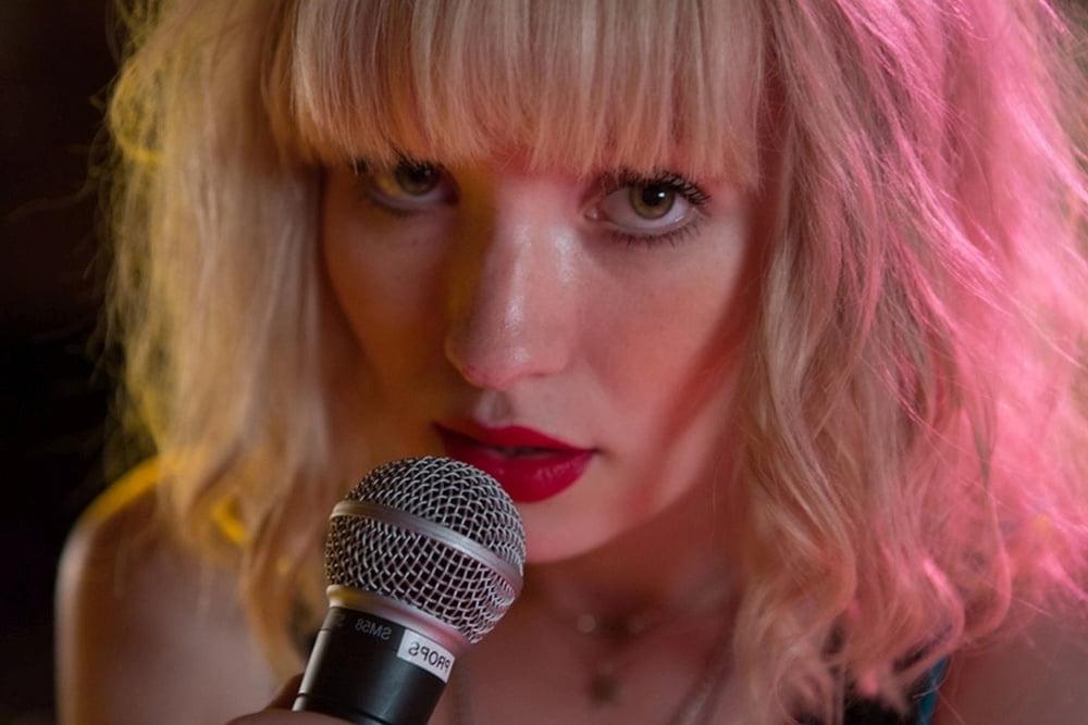 25P Emily Browning is your new Girlfriend