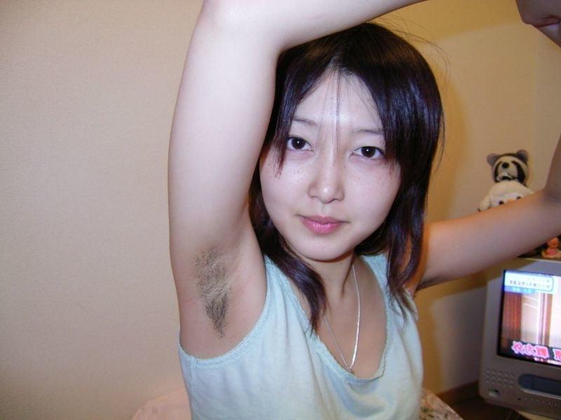 24P Pits &amp; titties, the girls are pretty. Pussy too.