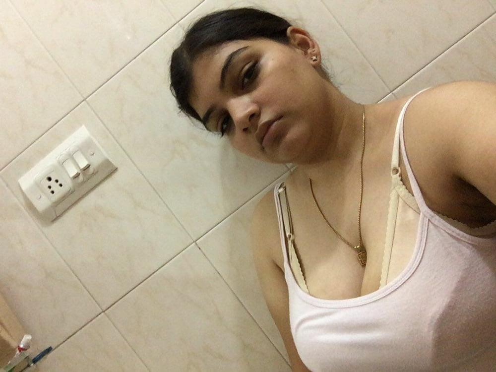 24P Tamil sexy girls show 2020 (part:7)