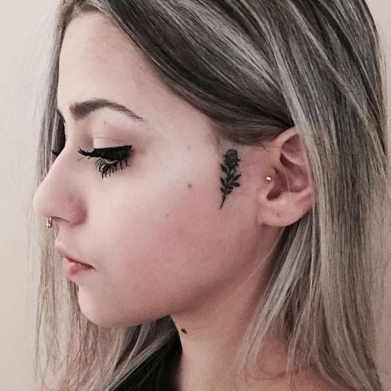 25P Face tattoo women.
