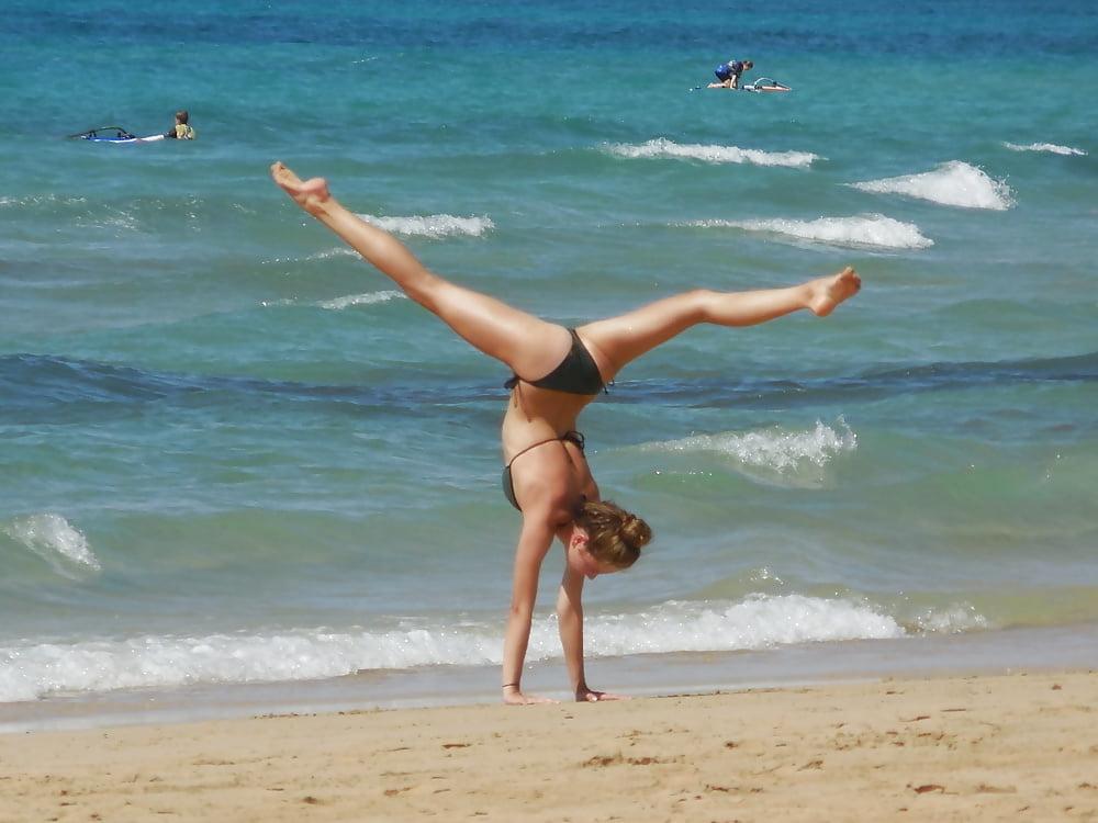 24P Bikini girls catched